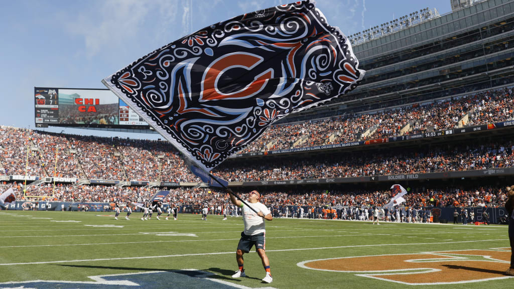 Bears celebrate Latino Heritage Month at Soldier Field