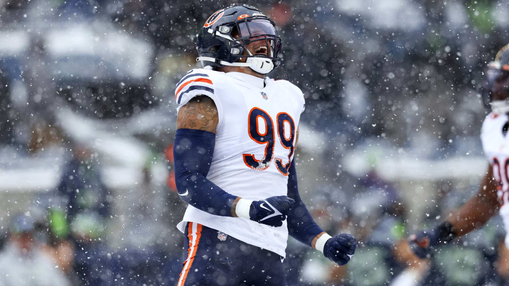 Chicago Bears linebacker Trevis Gipson (99) in action during the