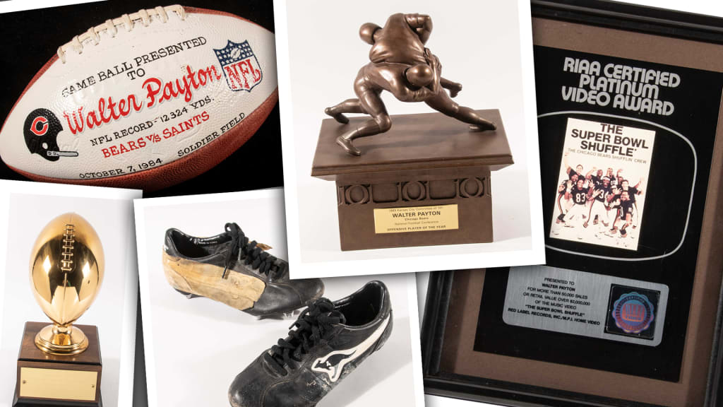 Sold at Auction: Chicago Bears Walter Payton Signed Commemorative Display