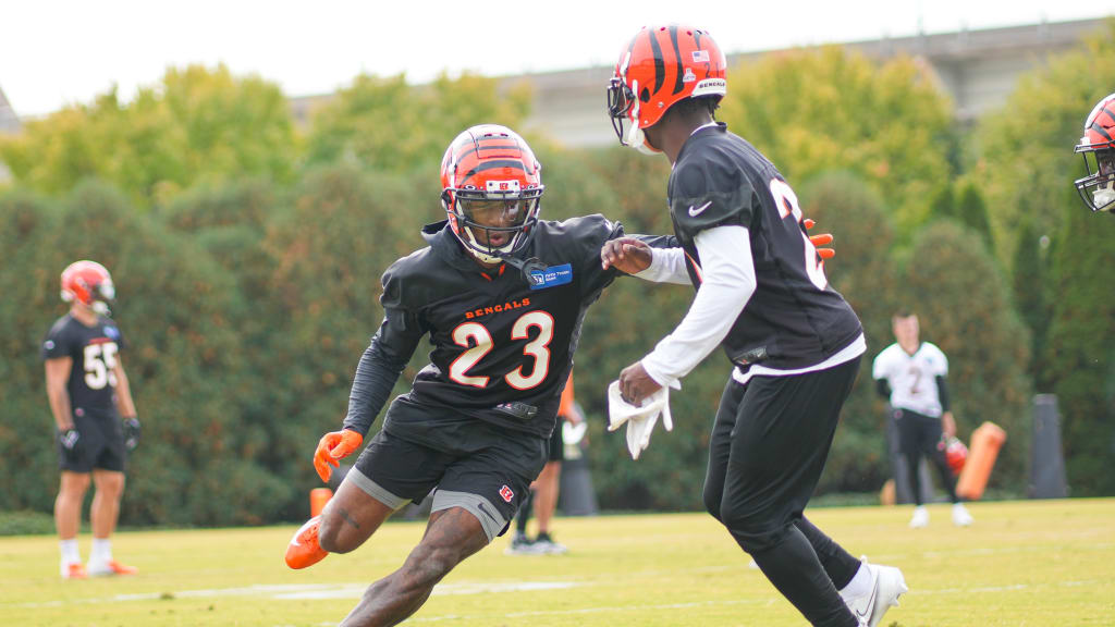 Assessing Bengals' cornerbacks after Chidobe Awuzie injury, Eli