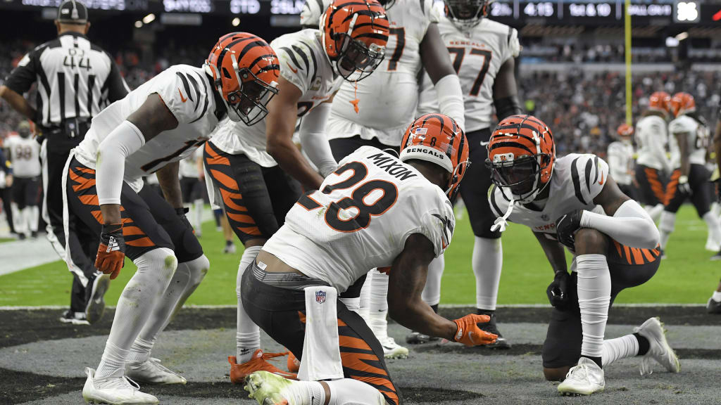 Mixon's Big Day Lifts Bengals Past Raiders, 30-16