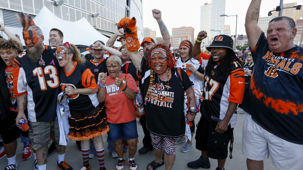 Bengals fans turn LA into The Jungle away from home