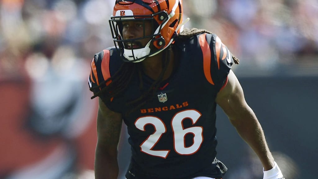 Bengals cut Trae Waynes