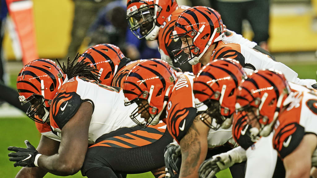 Cordell Volson of the Cincinnati Bengals stands in the huddle