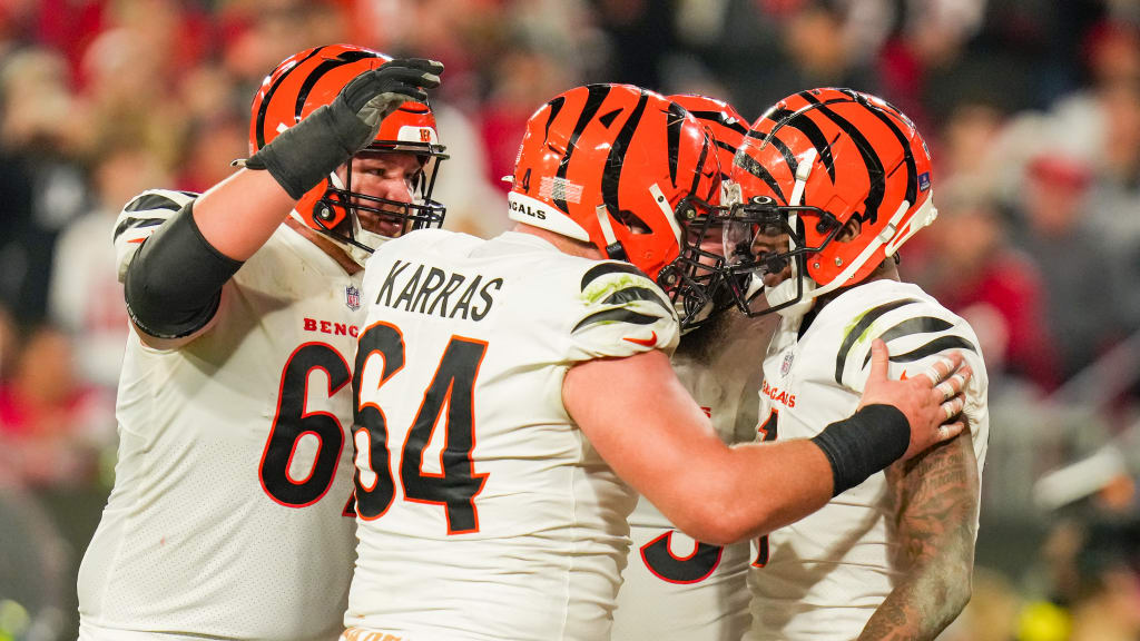 WATCH: Bengals players support Joseph Ossai following penalty in final  minute