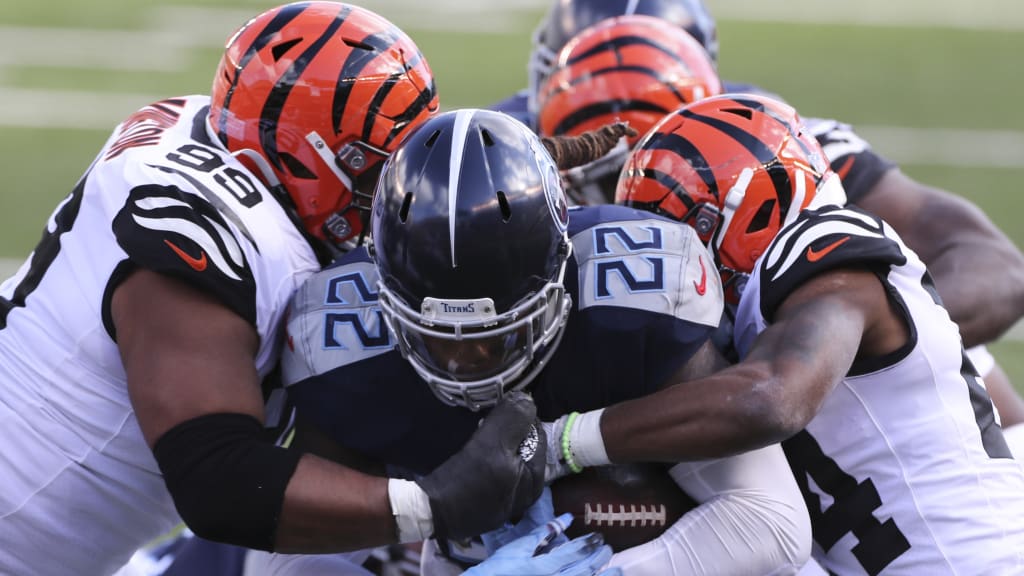 Bengals Line Up Titans To Take 17-7 Half-Time Lead