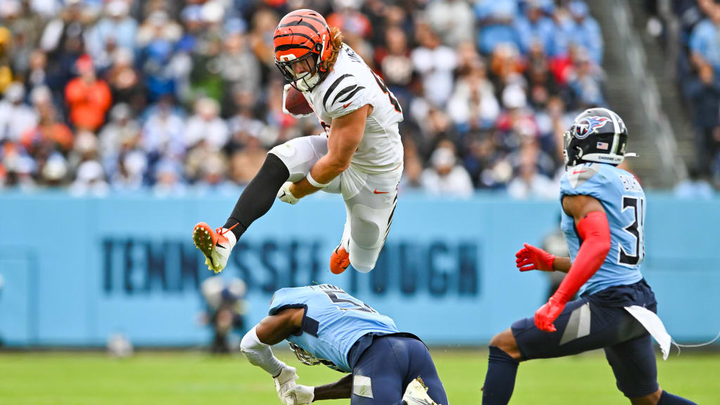 Hayden Hurst Injury: Bengals TE exits Chiefs game due to calf injury - Cincy  Jungle