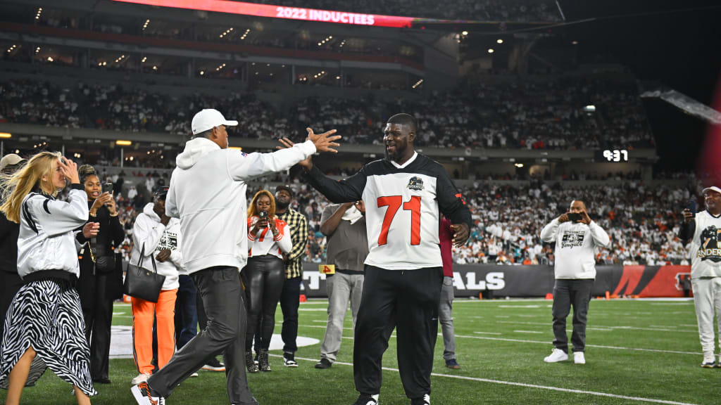 Bengals Teammates Honor New Ring of Honor Members Willie Anderson and Isaac  Curtis