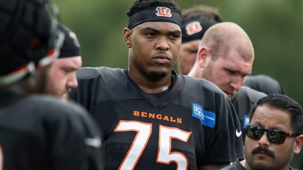 Orlando Brown Jr.'s Bengals Debut As Big As Zeus