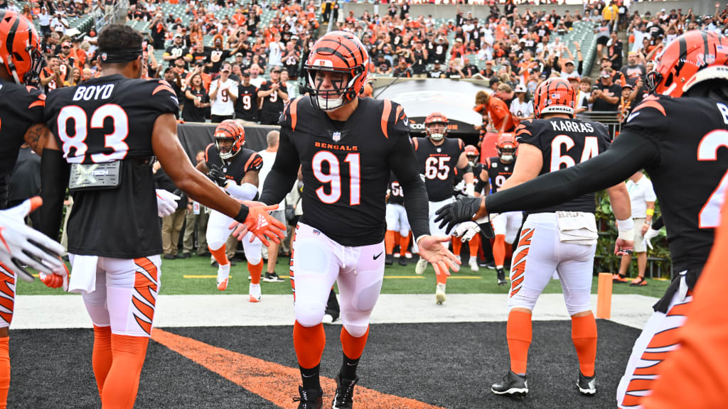 Cincinnati Bengals defensive end Trey Hendrickson (91) pauses on the field  against the Tennessee Titans during the second quarter of an NFL divisional  playoff football game, Saturday, Jan. 22, 2022, in Nashville