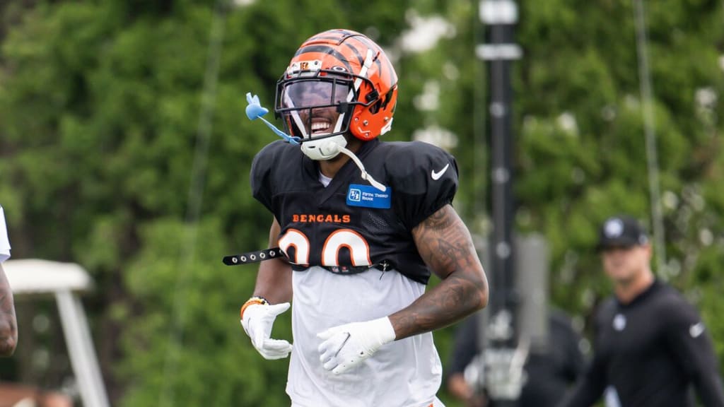 DJ Turner II of the Cincinnati Bengals participates in a drill during  News Photo - Getty Images