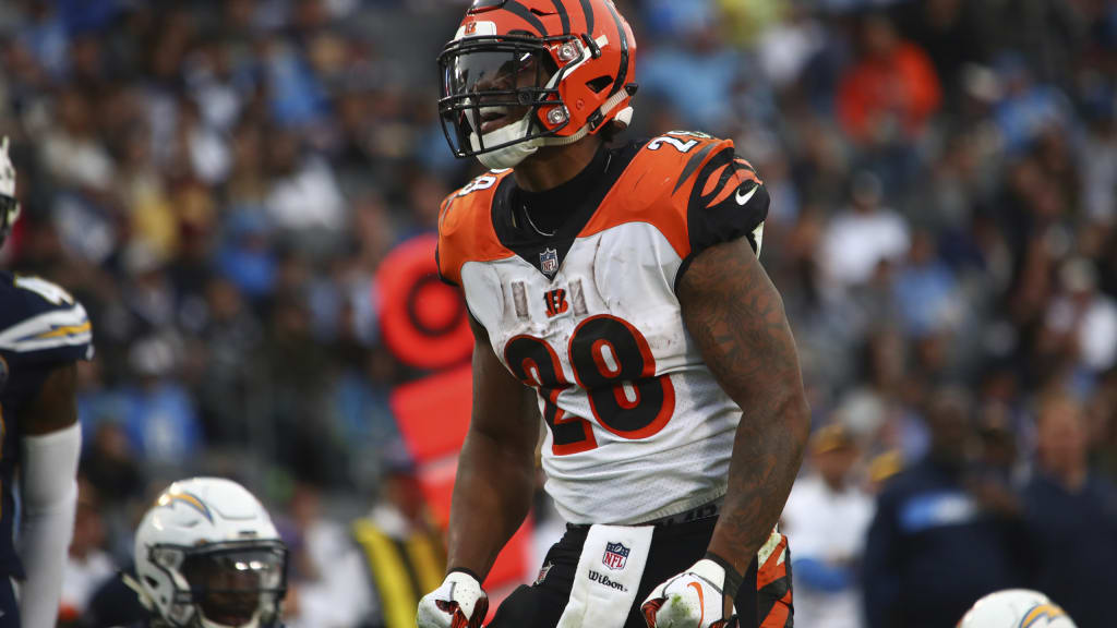 Quick Hits: Bengals QBs Go From Playing Jeopardy To Guessing Game; Why AJ  McCarron Wants To Keep Playing And Finish Career In Cincy; Injury Update