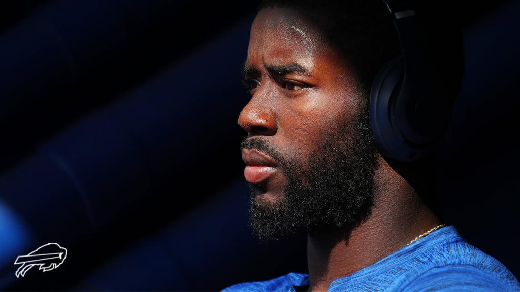 Buffalo Bills wide receiver John Brown warms up before an NFL football game  against the New York Giants, Sunday, Sept. 15, 2019, in East Rutherford,  N.J. (AP Photo/Bill Kostroun Stock Photo - Alamy