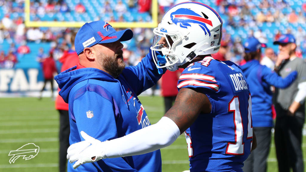 Bills fans make special announcement at Highmark Stadium: 'Surprise mom and  dad'