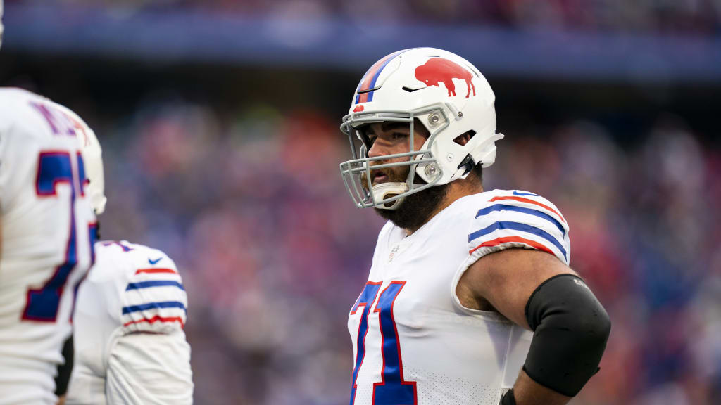 Bills open more cap space by cutting Daryl Williams, extending