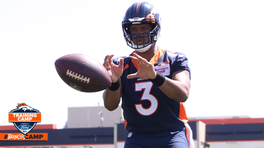 Broncos Camp Notebook: Broncos host record training camp crowd, Hackett  explains practice strategy