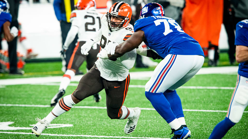 Browns: Myles Garrett gets another rookie LT vs. Chargers