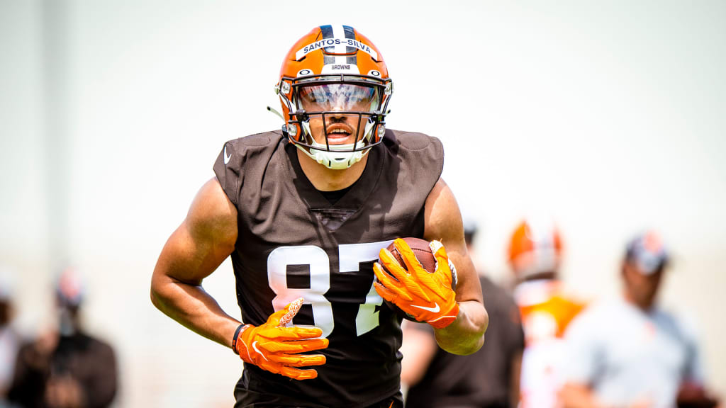 Browns TE Marcus Santos-Silva learning whole new language after switching  from basketball - NBC Sports