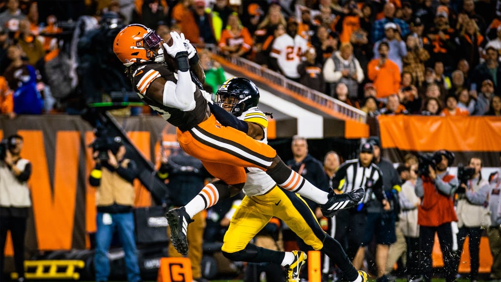 Browns offense sharing space with some good company