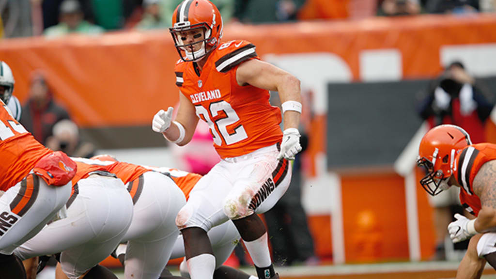 Gary Barnidge says Cleveland Browns must 'overcome adversity'