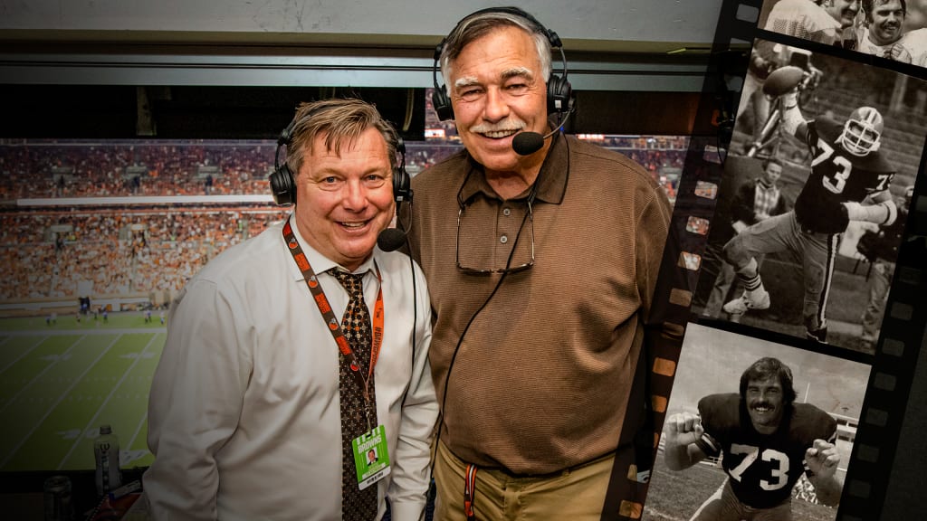 Doug Dieken signs off as Browns radio color man in win over Bengals