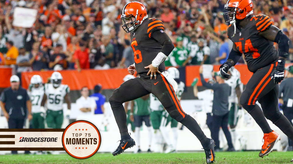 Cleveland Browns quarterback Baker Mayfield (6) throws against the Denver  Broncos during the first half of NFL football game, Sunday, Nov. 3, 2019,  in Denver. (AP Photo/Jack Dempsey Stock Photo - Alamy