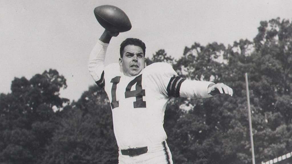 Browns great Otto Graham gets bobblehead 