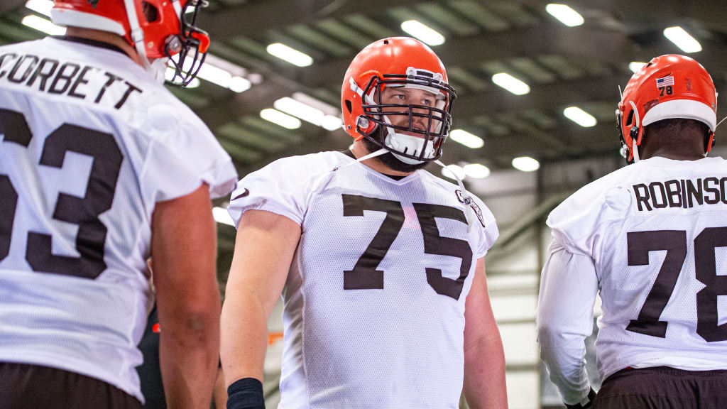 Cleveland Browns Considering Full-Time Switch To White Facemask