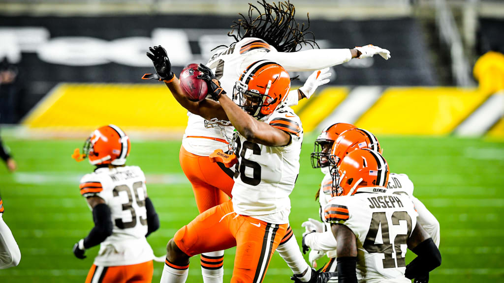 Stunning first quarter lifts Browns over Steelers for first playoff win  since 1994 season