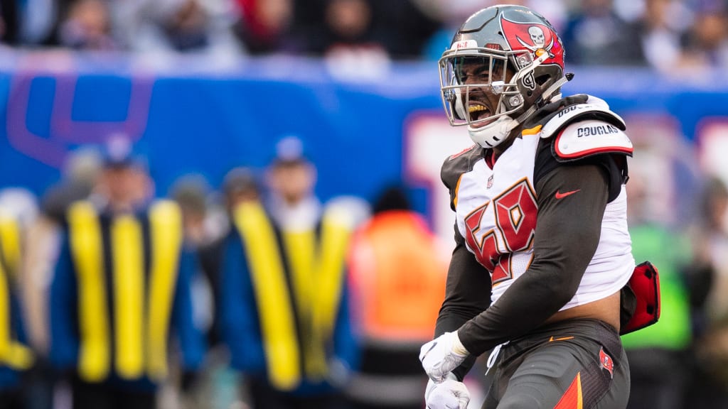 Tampa Bay Buccaneers re-sign Devante Bond to one-year deal