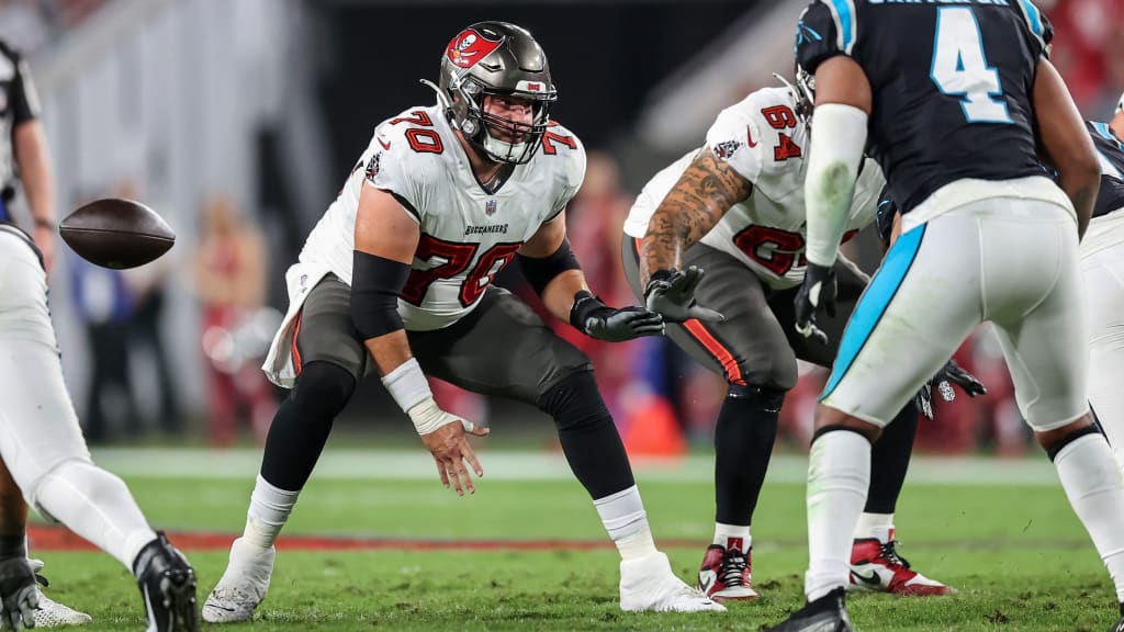 Bucs OL Robert Hainsey leaves preseason game vs. Colts with injury