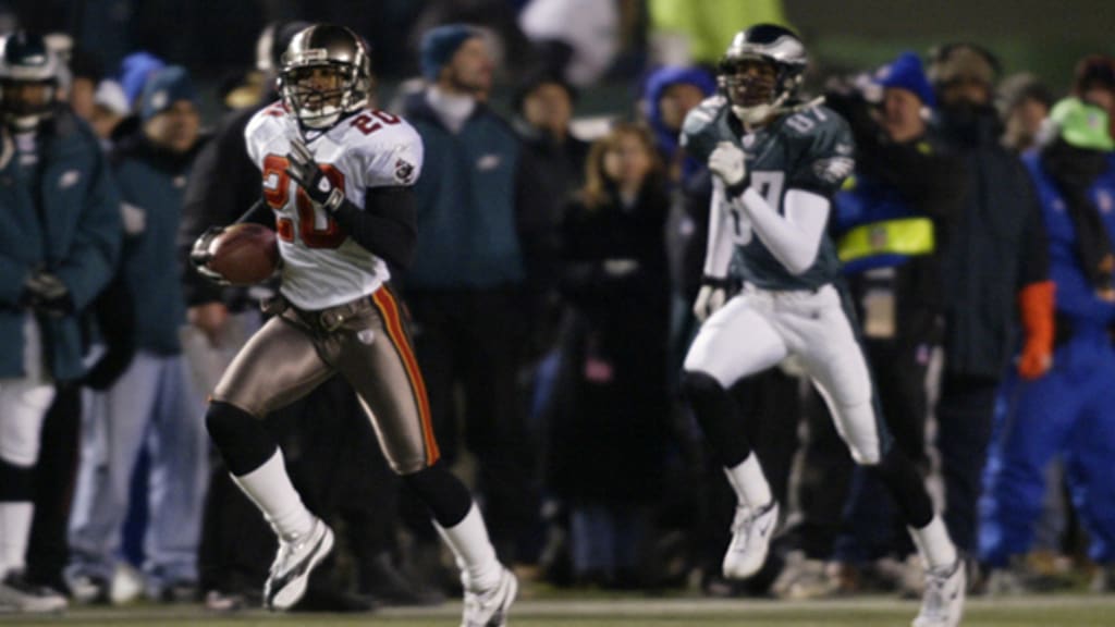 Happy 15th anniversary to the greatest play in Bucs history: Ronde Barber  shuts down the Vet