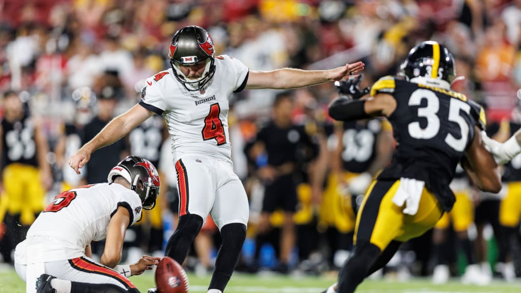 Tampa Bay Buccaneers' Rodrigo Blankenship (15) kicks a field goal