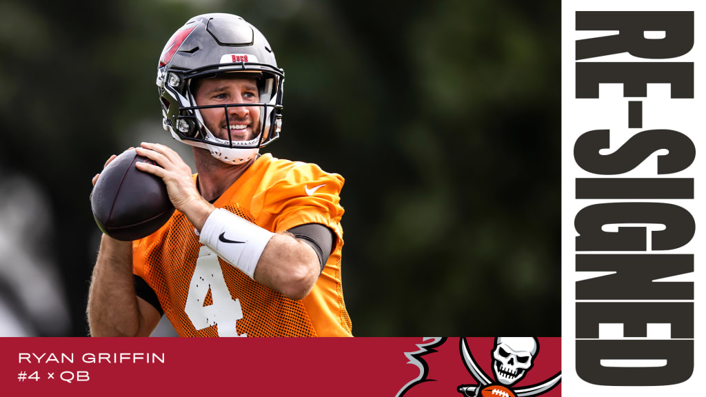 Arlington, Texas, USA. 29th Aug, 2019. Tampa Bay Buccaneers quarterback  Ryan Griffin (4) in action during the pre-season game between the Tampa Bay  Buccaneers and the Dallas Cowboys at the AT &