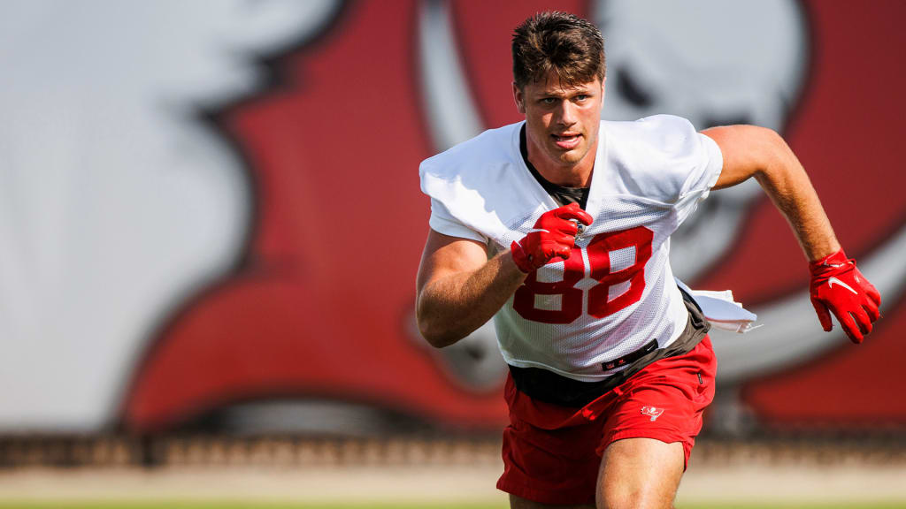 Buccaneers' Payne Durham on wearing Rob Gronkowski's number: 'It's