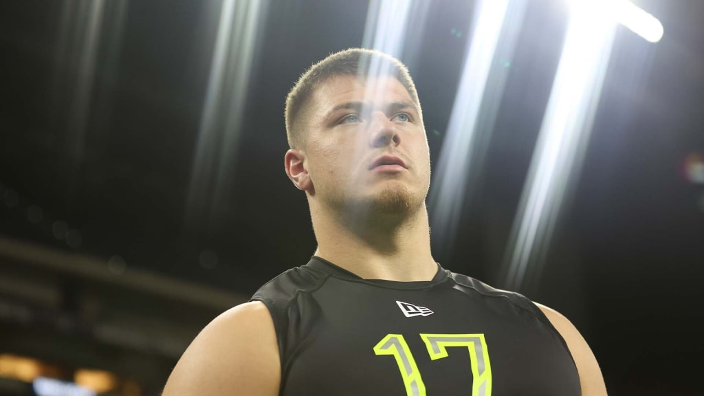 Luke Goedeke picked by Buccaneers, 5 Wisconsin Badgers drafted in 2022