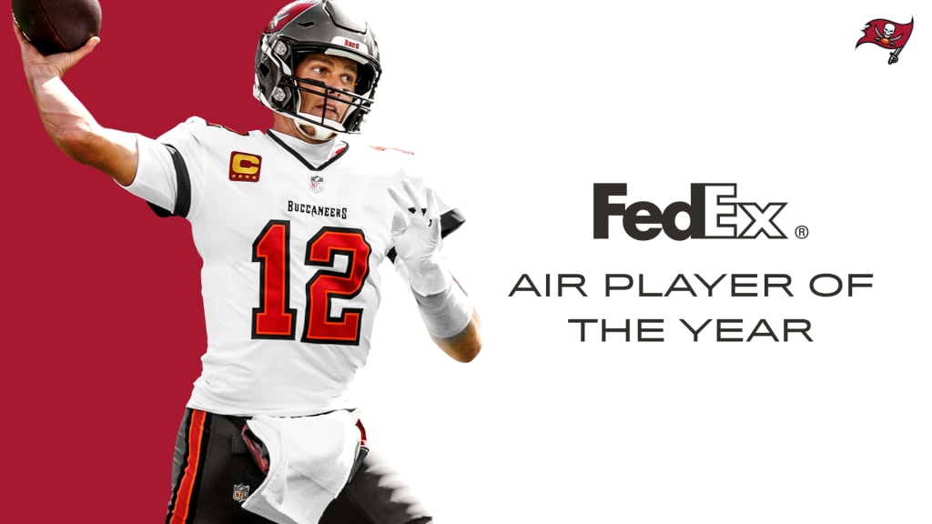 Tom Brady Wins FedEx Air Player of the Week & Preparing for a 'New' Season