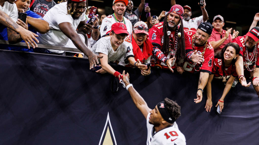 Bucs fans celebrate win against Bears at home opener