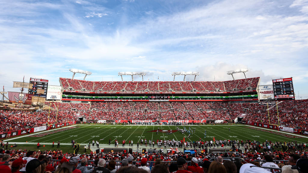 Yes, that is Brett Favre at Raymond James Stadium in Bucs gear