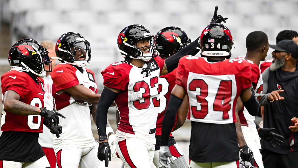 Arizona Cardinals cornerback Antonio Hamilton (33) warms up before