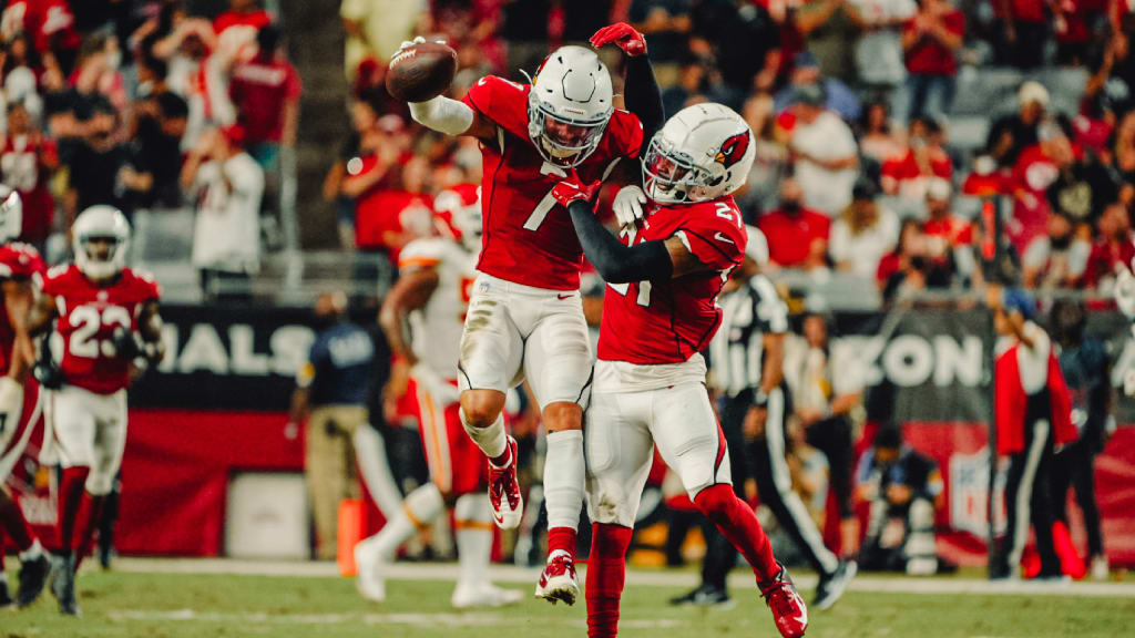 Arizona Cardinals cornerback Byron Murphy Jr., right, defends