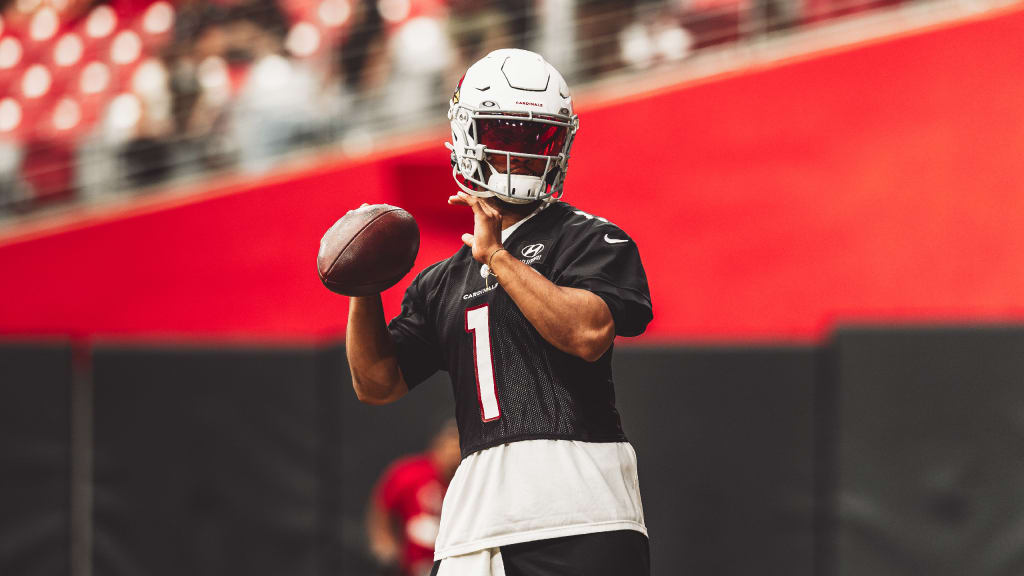 Arizona Cardinals' Kyler Murray (1) runs drills during an NFL football  training camp Friday, Au …