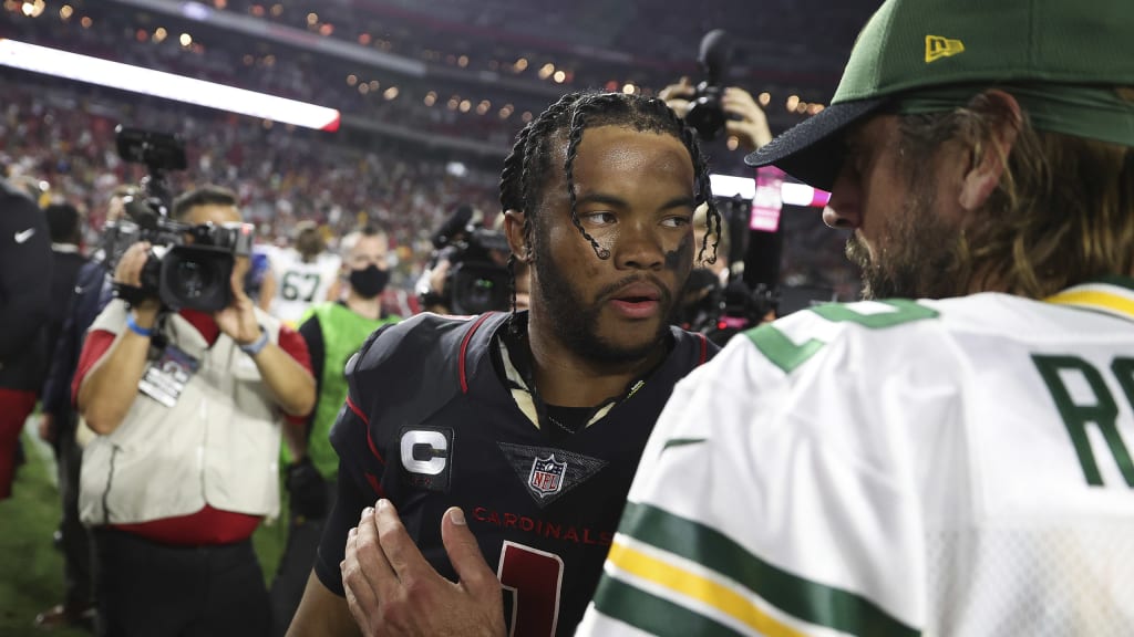 Lamar Jackson Handed Out Extra Jerseys for Jets Players Postgame