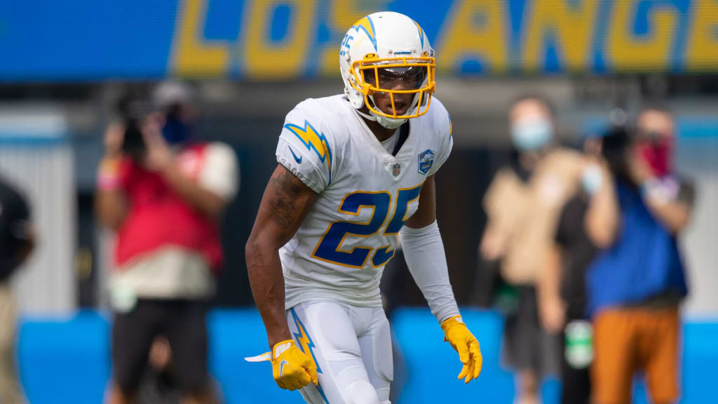 Chargers bolster secondary by adding cornerback Chris Harris - Los