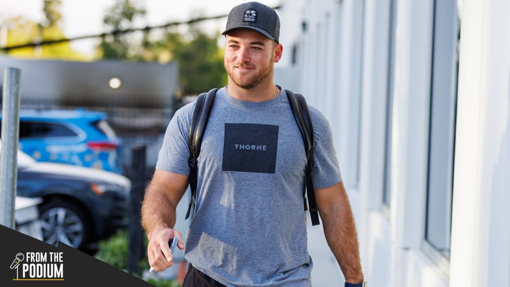 Los Angeles Chargers linebacker Troy Reeder dislodges the ball from Kansas  City Chiefs running back Jerrick McKinnon's clutches to give the Chargers a  crucial takeaway