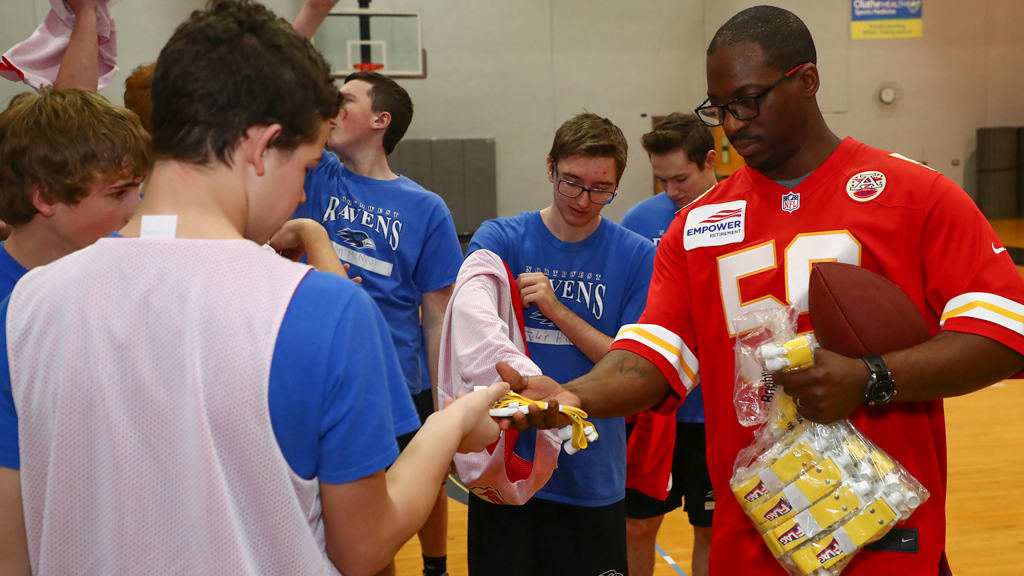 Chiefs Launch NFL FLAG Football Program at Three Local Schools, and They're  Looking to Bring it to More