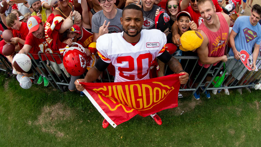 Fans prepare for annual Chiefs Kingdom Red Friday tradition