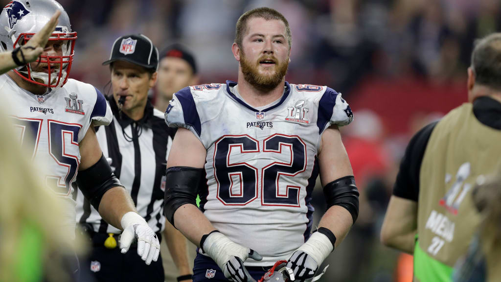 Kansas City Chiefs guard Joe Thuney (62) leaves the field after a