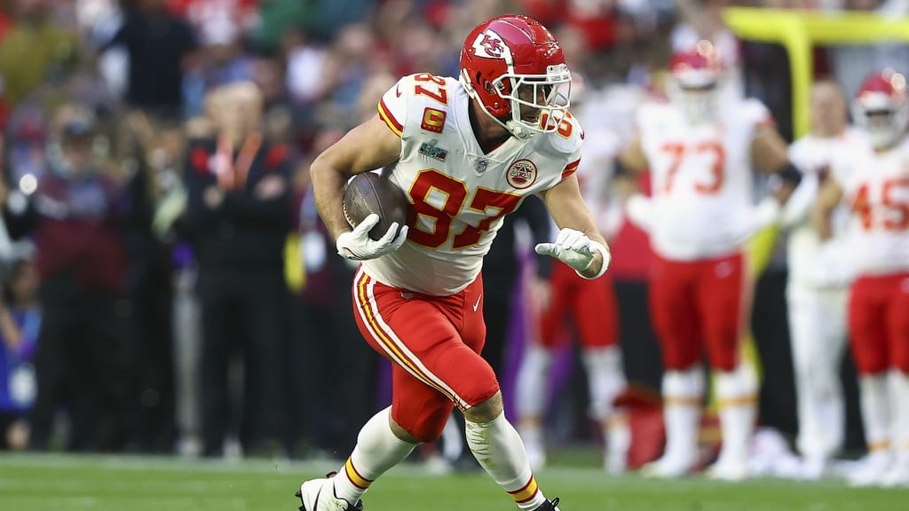 August 21, 2015: Kansas City Chiefs kicker Cairo Santos #5 is congratulated  by Kansas City Chiefs tight end Travis Kelce #87 after a 1st. extra point  in action during the pre-season NFL