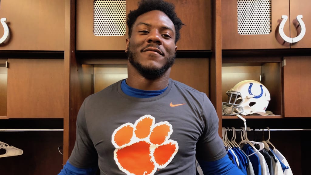 After Syracuse Loss, Zaire Franklin Wears Clemson Shirt In Colts